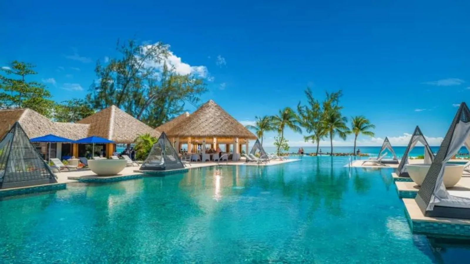 Sandals Royal Barbados — luxuriöses Adults-Only auf höchstem Niveau. All-Inclusive Resort am Dover Beach mit 20 Restaurants, 11 Pools & 10 Bars