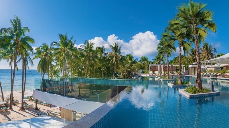 Henann Crystal Sands Resort
