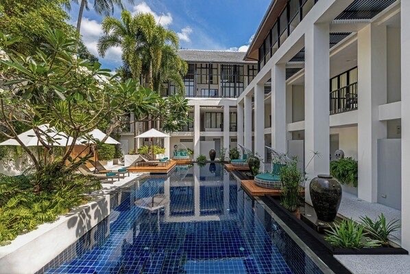 Outrigger Surin